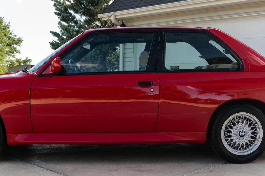 Детали экстерьера BMW M3 Coupe (E30) 1988 года  (NA) (фото 25 из 231)